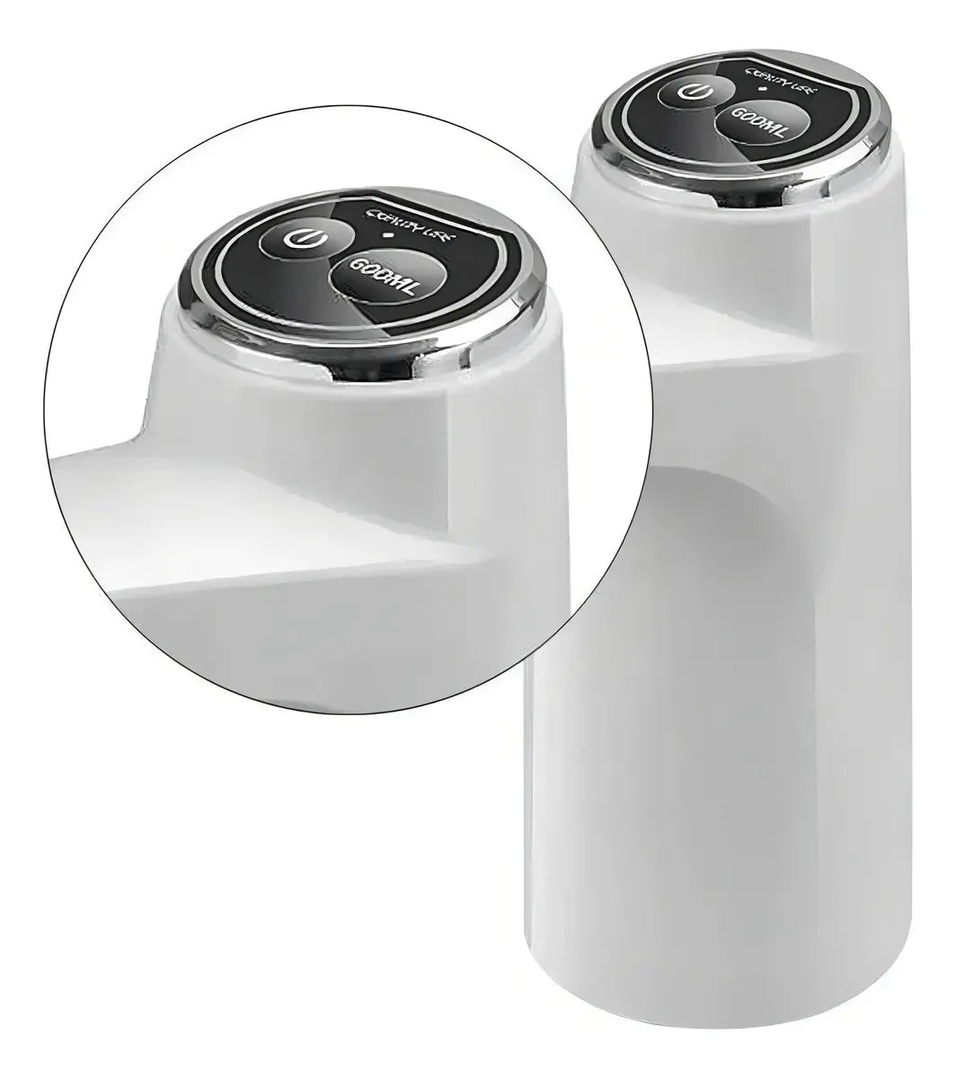 Dispensador de agua eléctrico en uso